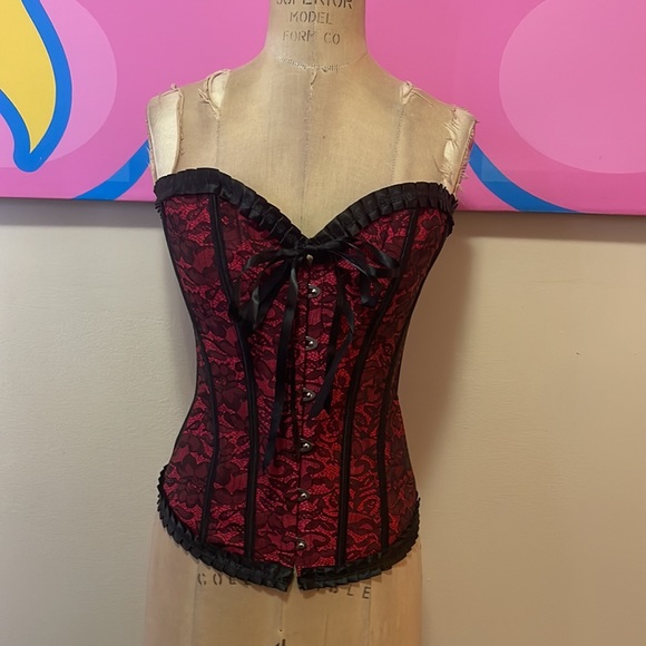Vintage Red Black Lace Corset - Picture 2 of 14